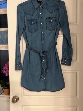 Wrangler Medium Blue Long-Sleeve Denim Shirt Dress with Waist Tie